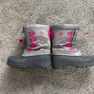Dream Pairs Pink and Gray Snow Boots size 4